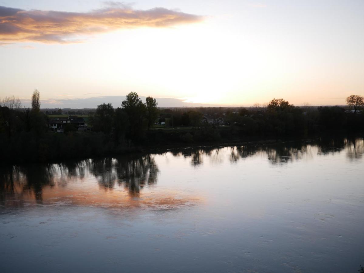 Hotel Restaurant Cote Garonne Le Balcon Des Dames - Tonneins Fauillet Marmande - Vue Panoramique Bord De Garonne Chambres Climatisees Exterior photo