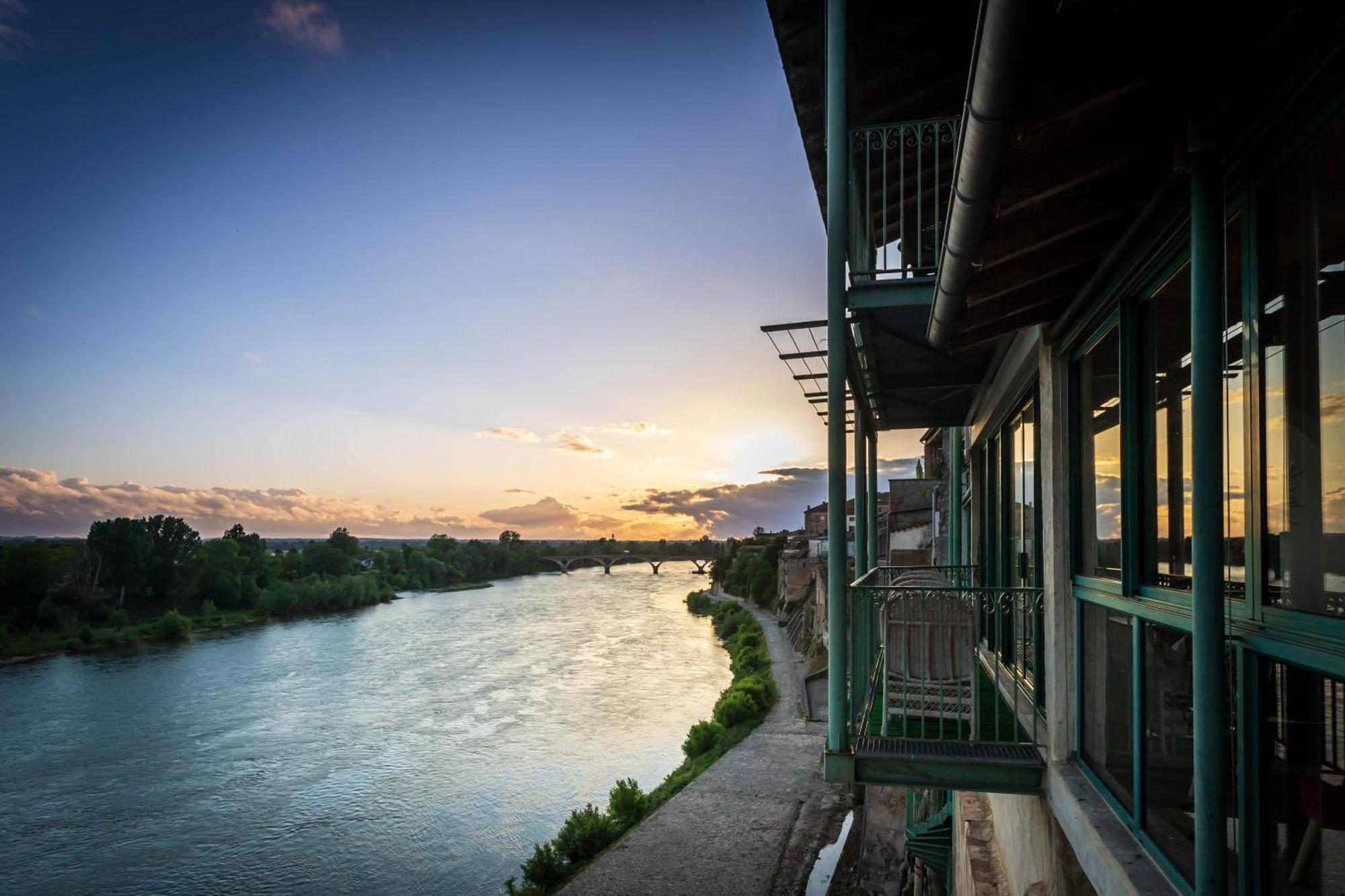 Hotel Restaurant Cote Garonne Le Balcon Des Dames - Tonneins Fauillet Marmande - Vue Panoramique Bord De Garonne Chambres Climatisees Exterior photo