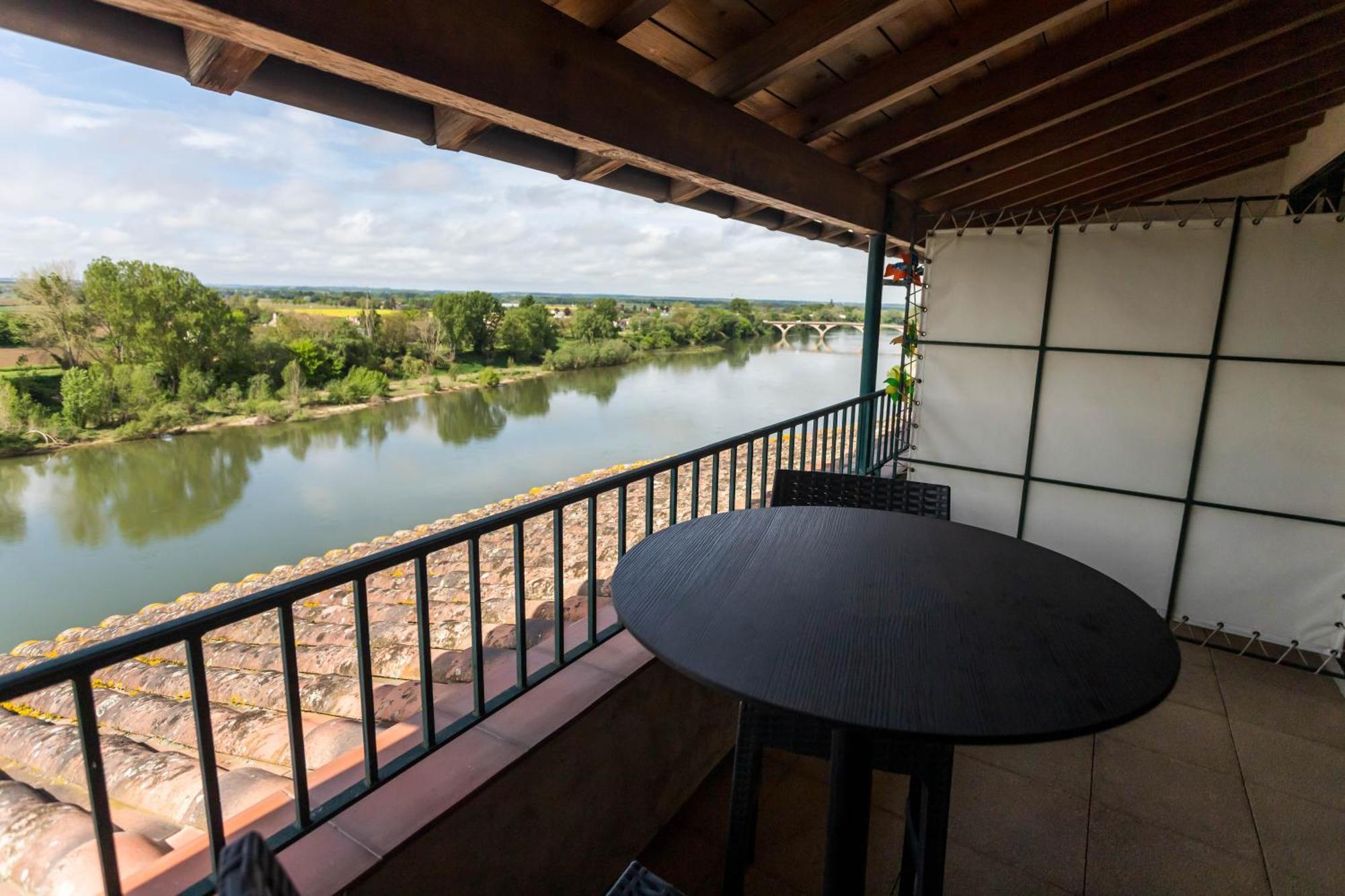 Hotel Restaurant Cote Garonne Le Balcon Des Dames - Tonneins Fauillet Marmande - Vue Panoramique Bord De Garonne Chambres Climatisees Exterior photo