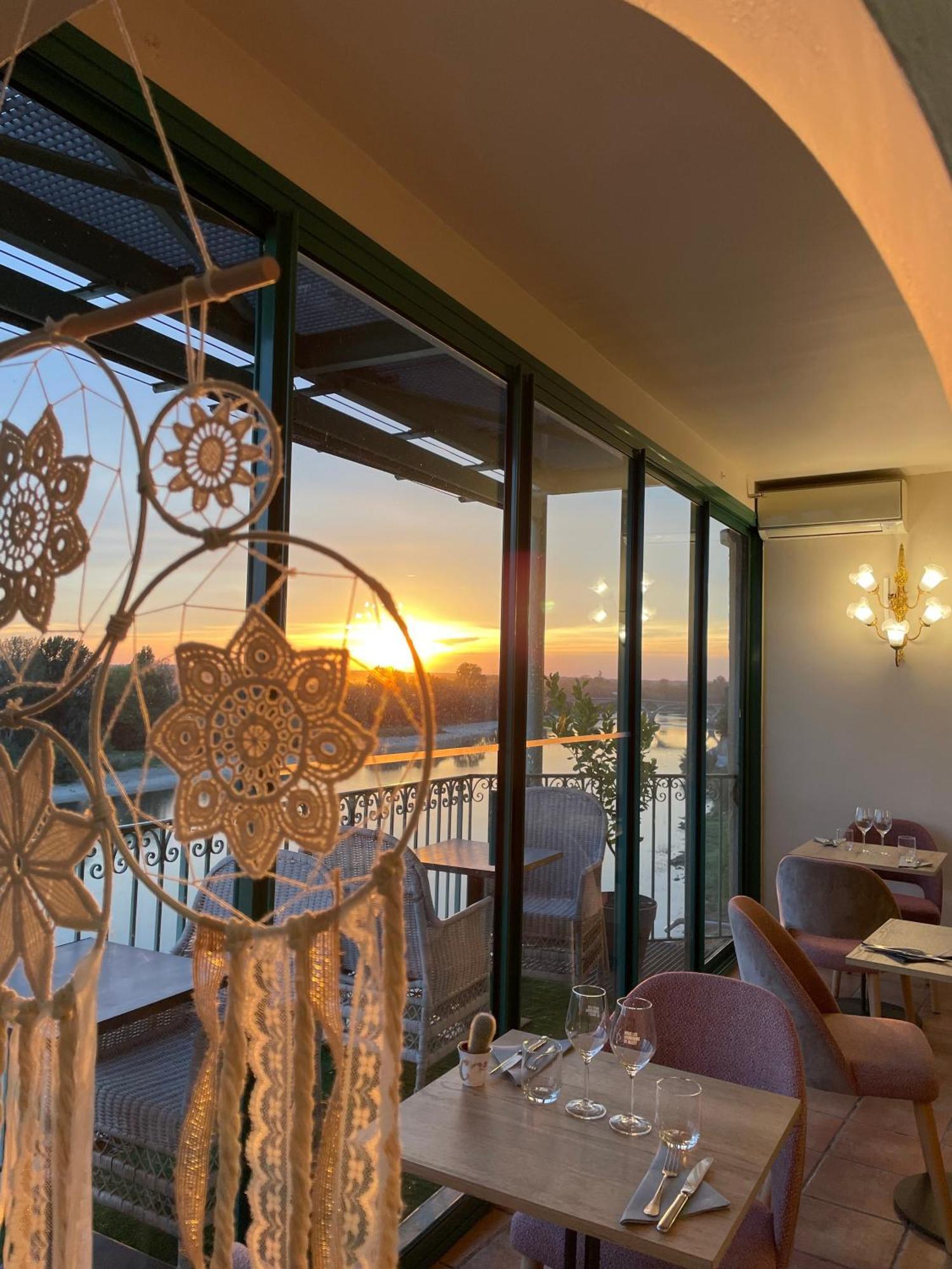 Hotel Restaurant Cote Garonne Le Balcon Des Dames - Tonneins Fauillet Marmande - Vue Panoramique Bord De Garonne Chambres Climatisees Exterior photo